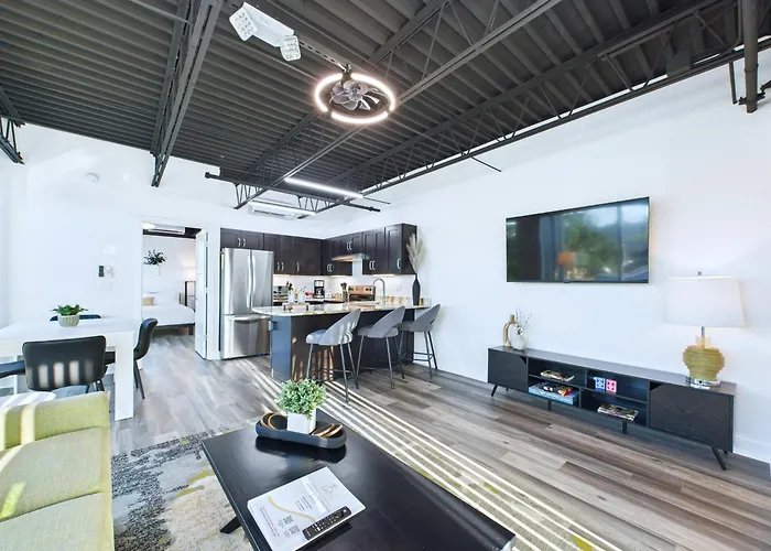 Rocket Launch View Loft Near Beach & Port-Unit 209