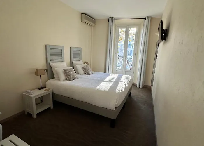 Logis Hôtel la Vallée de l'Arc