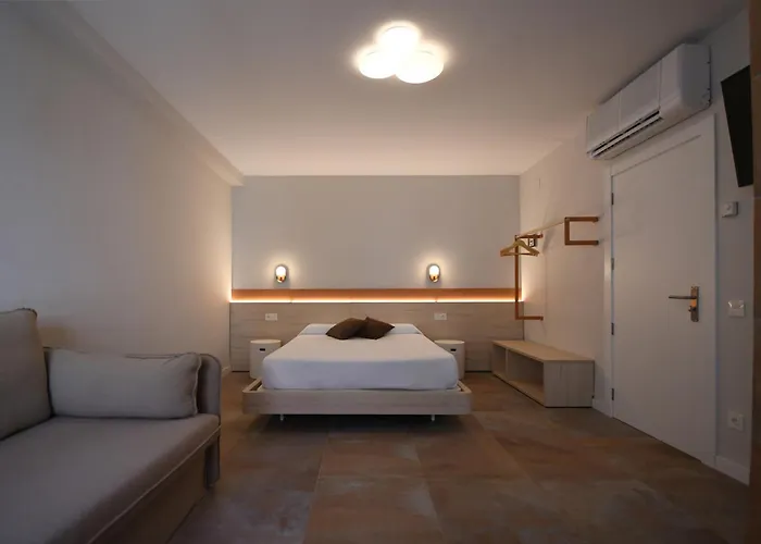 El Cami Hotel