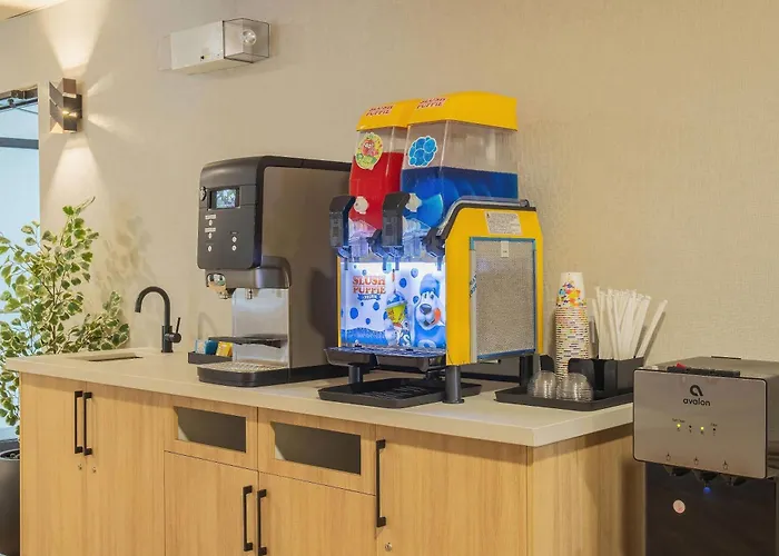 Days Inn & Suites By Wyndham West Edmonton
