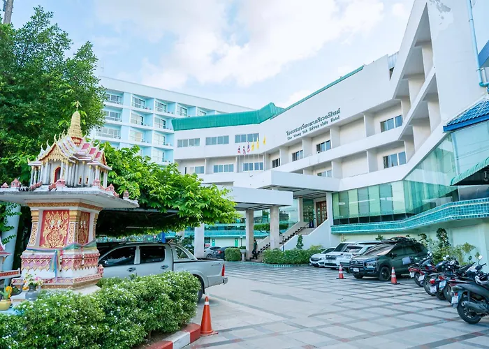 Viang Tak Riverside Hotel