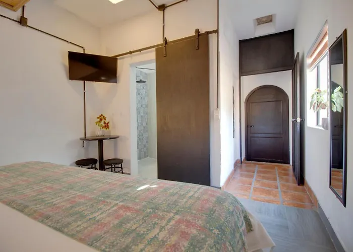 Hotel Punto 79