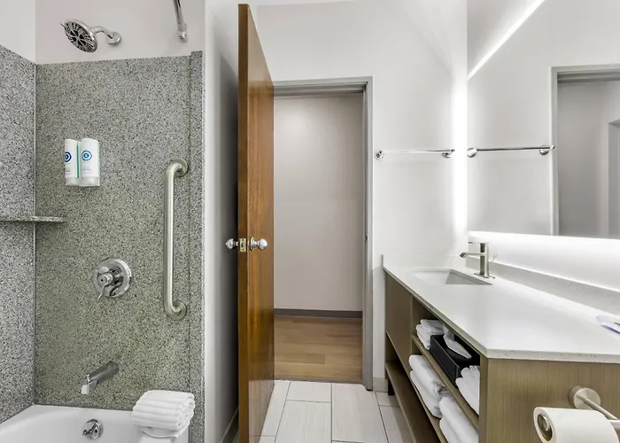 Comfort Suites London South