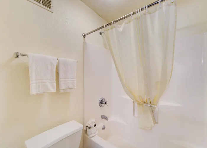 Capital O Amerihost Inn And Suites Mexico Hwy 54 Mo