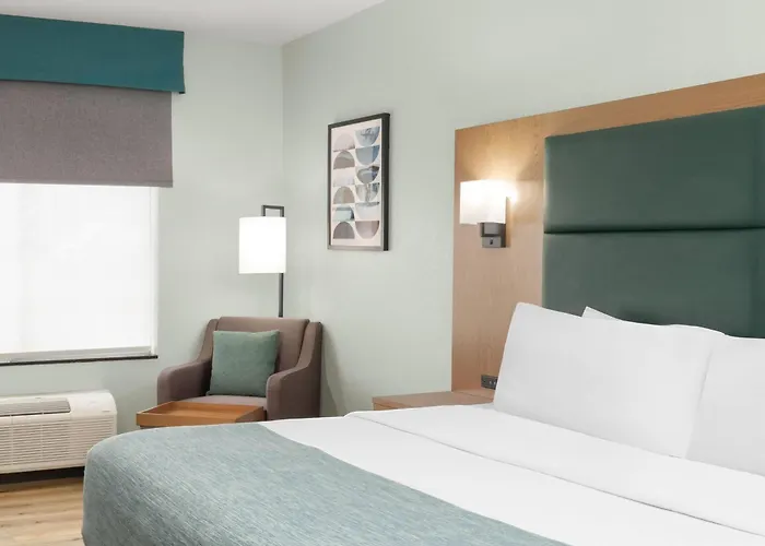 Wingate Suites By Wyndham Mansfield Ontario