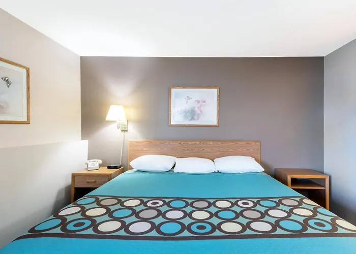 Super 8 By Wyndham Milbank Sd