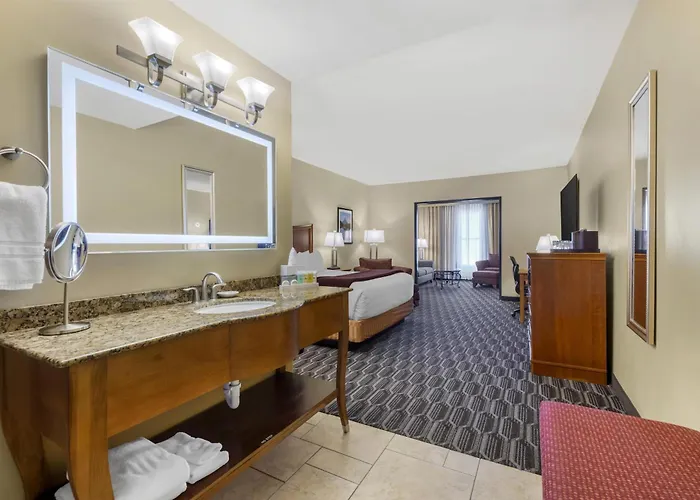 Best Western Plus Swiss Chalet Hotel & Suites