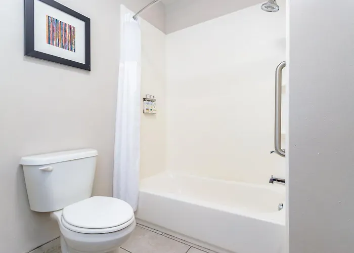 Holiday Inn Express & Suites Memphis Arpt Elvis Presley Blv By Ihg