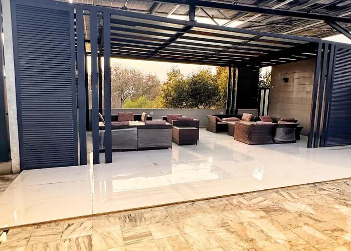 Reina Boutique Hotel - G9
