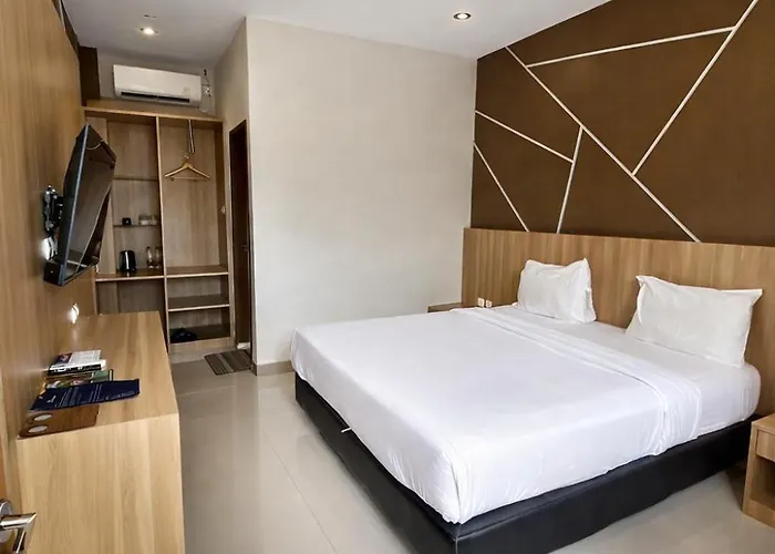 Grand Kuta Hotel Lombok - Pool - 43 Inch Google Tv - Strong 60Mbps Wifi - New Enhanced Management