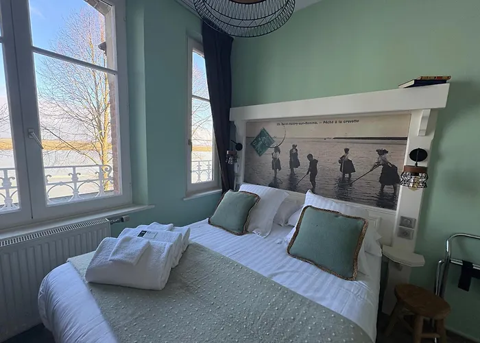 Logis Hotel- Restaurant Le Relais Guillaume De Normandy-Parking Gratuit--Vue Baie Terrasse-Calme-Bornes Electrique-Local Velos Securise-Acces Chambres Sans Acsenceur