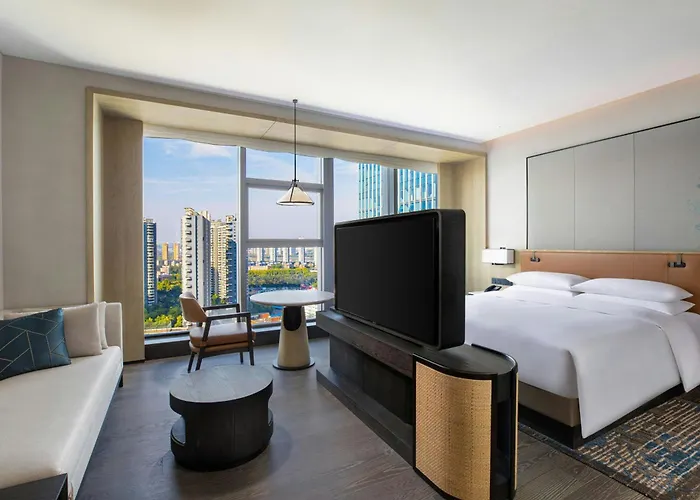 Courtyard By Marriott Luoyang