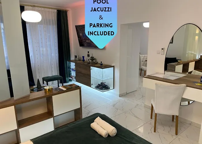 La Luna Premium Deluxe Apartment With Pool & Jacuzzi, Bikes And Secured Parking