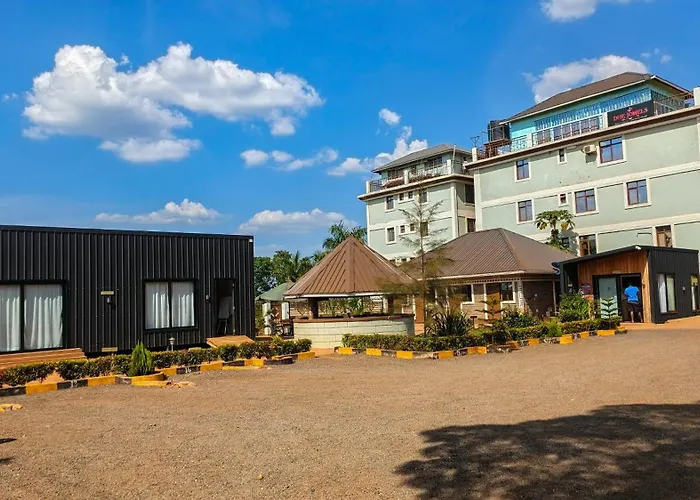 Dhe Jomels Hotel