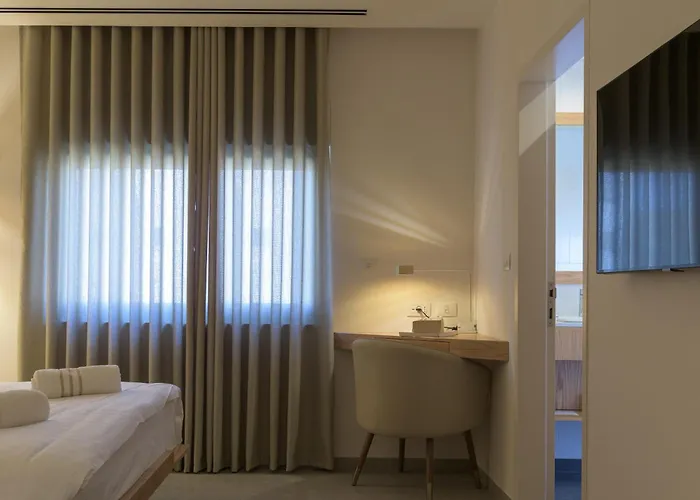 Dar Al Mauge Boutique Hotel With Outdoor Pool