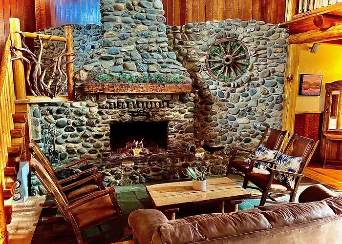 The Lindsay Lodge