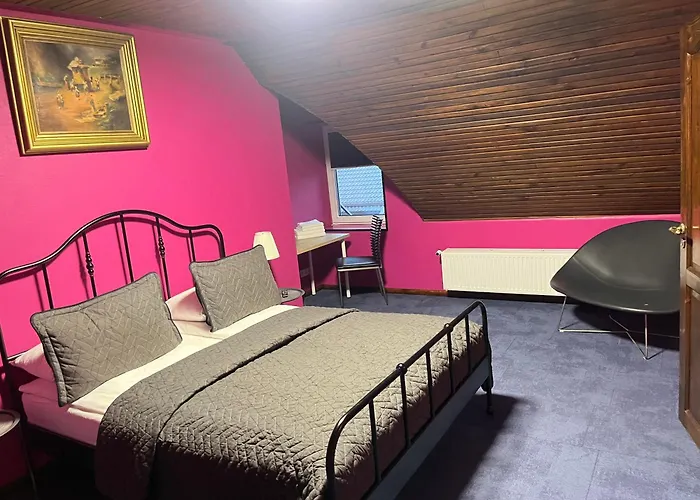 Broken bed hootel
