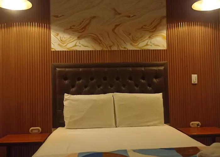 Hotel 50 Suites