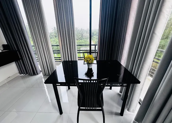 Hotel Pearl White Residency