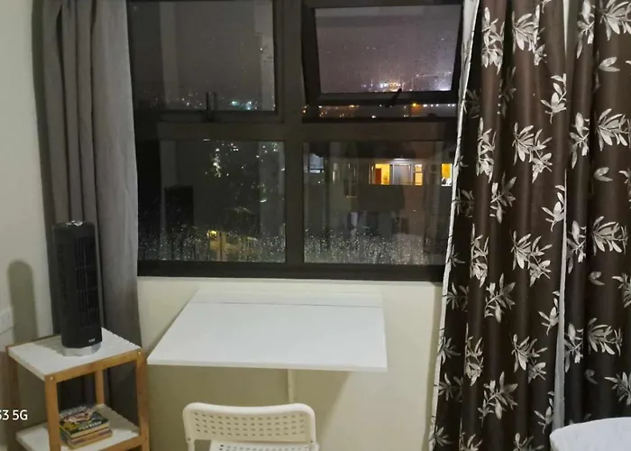 Sandstone Unit Brenthill Condo
