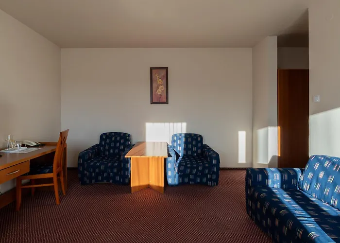 Nova City Hotel