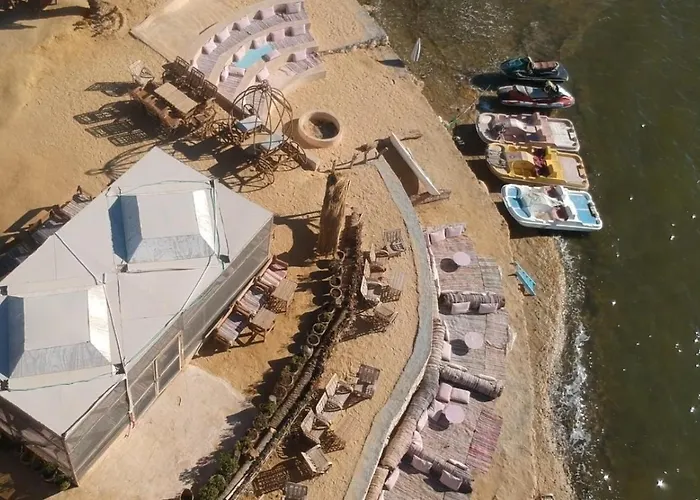 Breezy Island Hotel