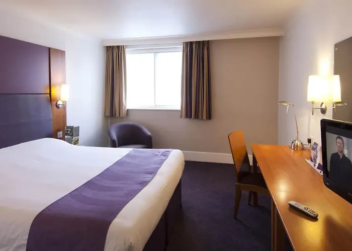 Premier Inn Woking West - A324