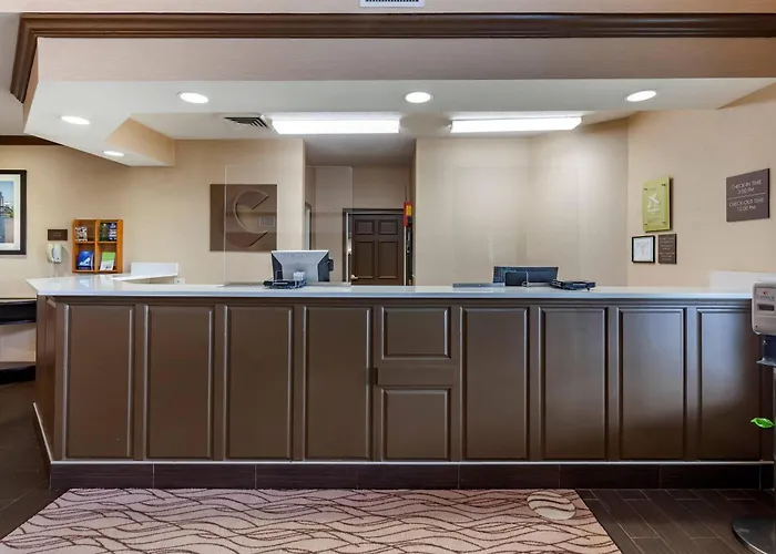 Comfort Inn & Suites Geneva- West Chicago
