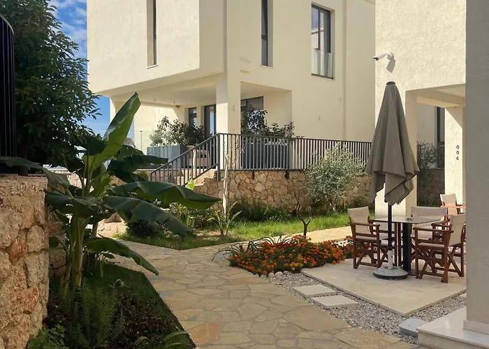 South Villas And Suites