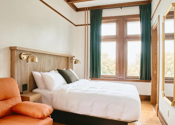 Hotel Chateau Cran Chaud Chicoutimi