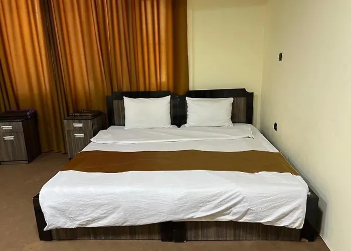 Star Shirpoor Guest House