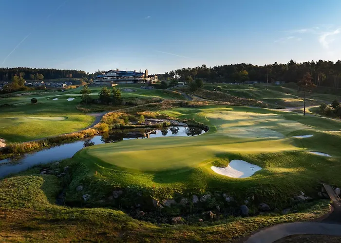 Hills Lodge At Hills Golf And Sports Club
