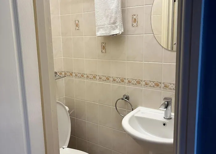 Wimblehurst Hotel