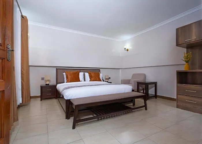 Nokras Silveroak Hotel, Embu