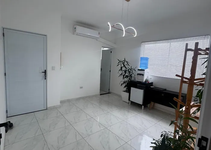 Quarto sem Cama só colchão, Ar Condicionado, Wi-Fi, Banheiro