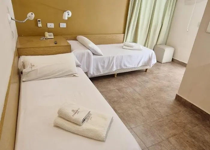 Hotel La Giralda Caz