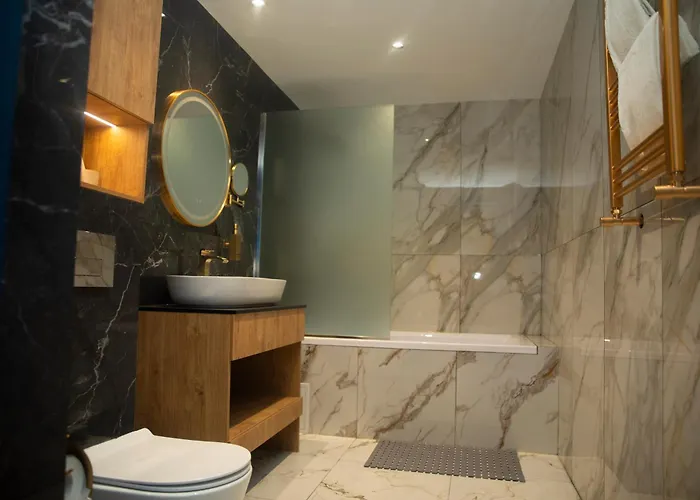 Sm Luxury Hotel