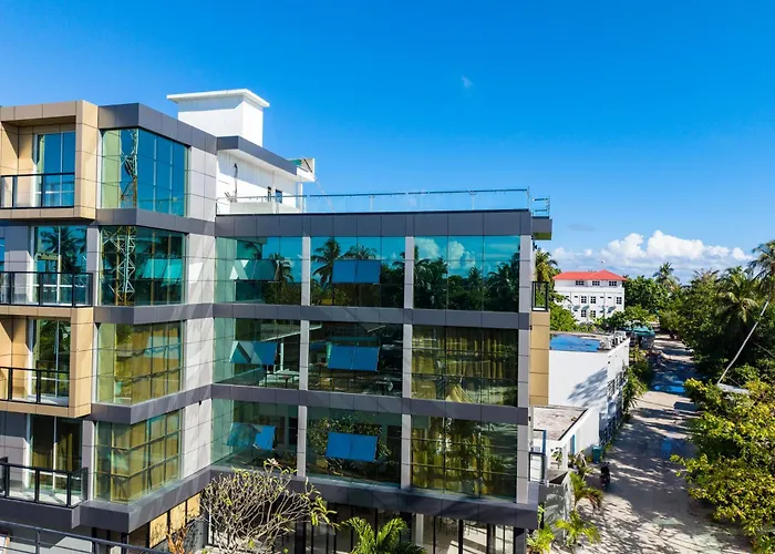 Aqua Luna Dhangethi
