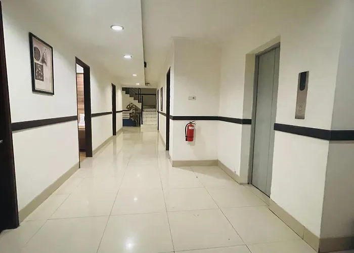 Hotel O Near Mall Panakukkang Formerly Al-Badar Hotel Syariah