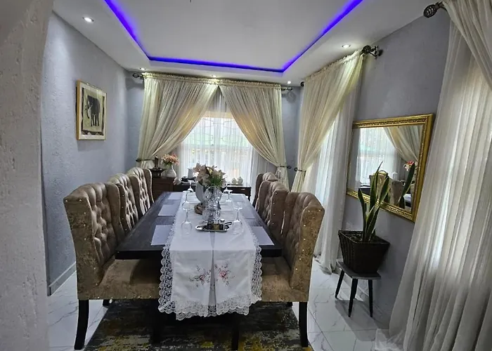 Pagotwe Lodge 4 Bedroomed Self Catering