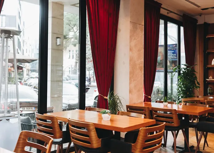 Hotel Theatro- City Center