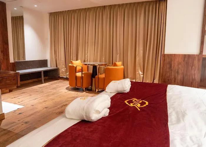 Hotel Golden Amulya Rest Wings Near International Airport