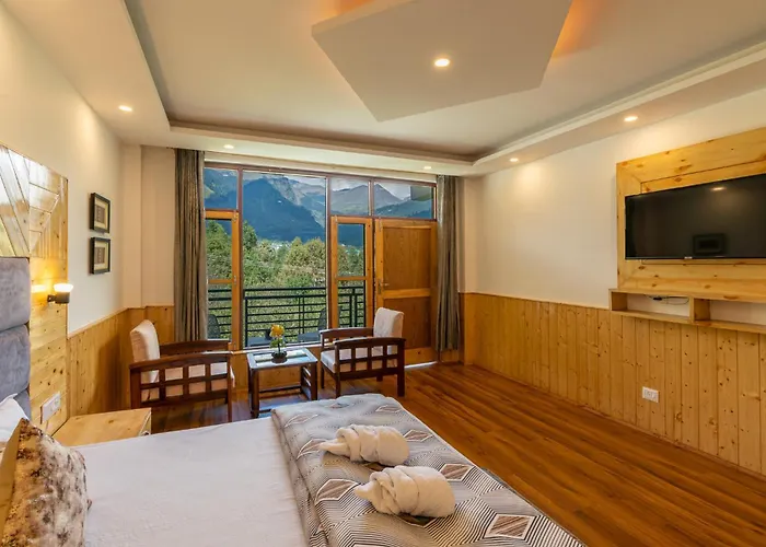 The 14 Gables, A Boutique Stay, Manali - Pet Friendly - Balcony Rooms - Crown Palace