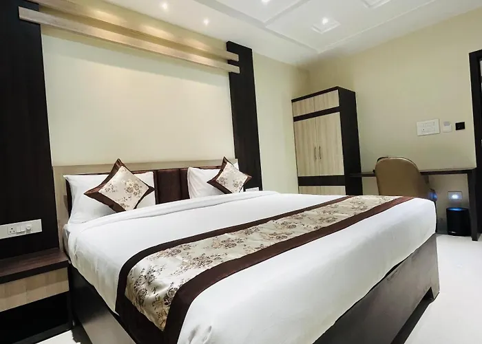 Hotel Pragati Palace