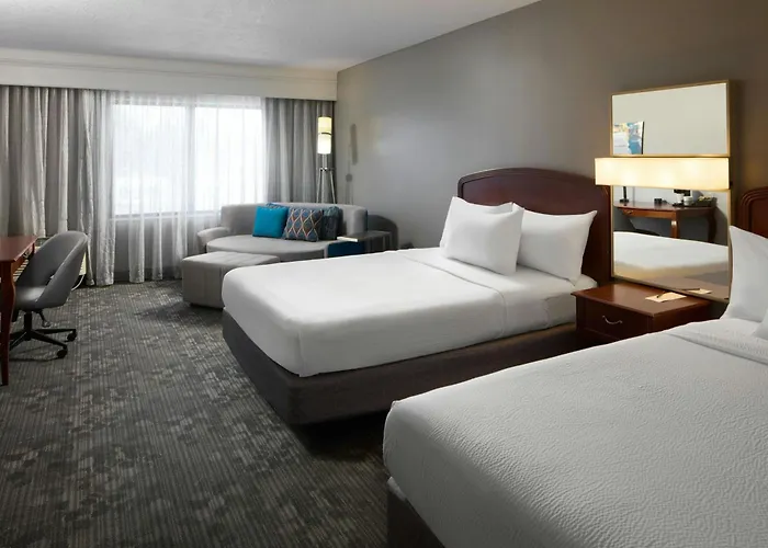 Courtyard Newark Granville
