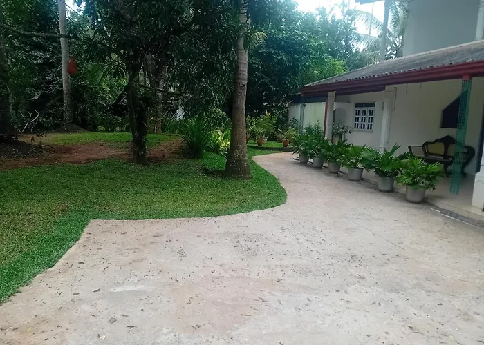 Yaluwa Tourist Rest & Cooking Class