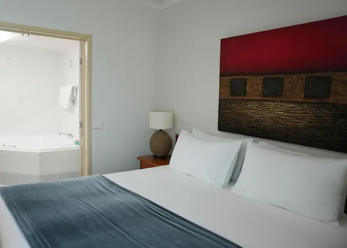 Heritage Cairns Hotel