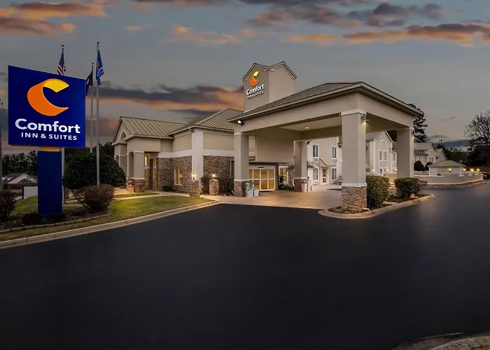 Comfort Inn & Suites Greenwood Near University
