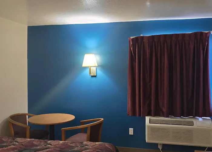 Economy Inn & Suites