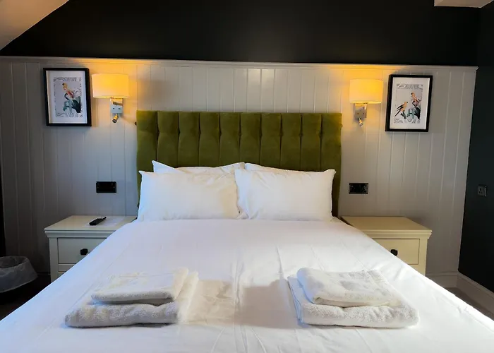 Nomi Rooms & Restaurant